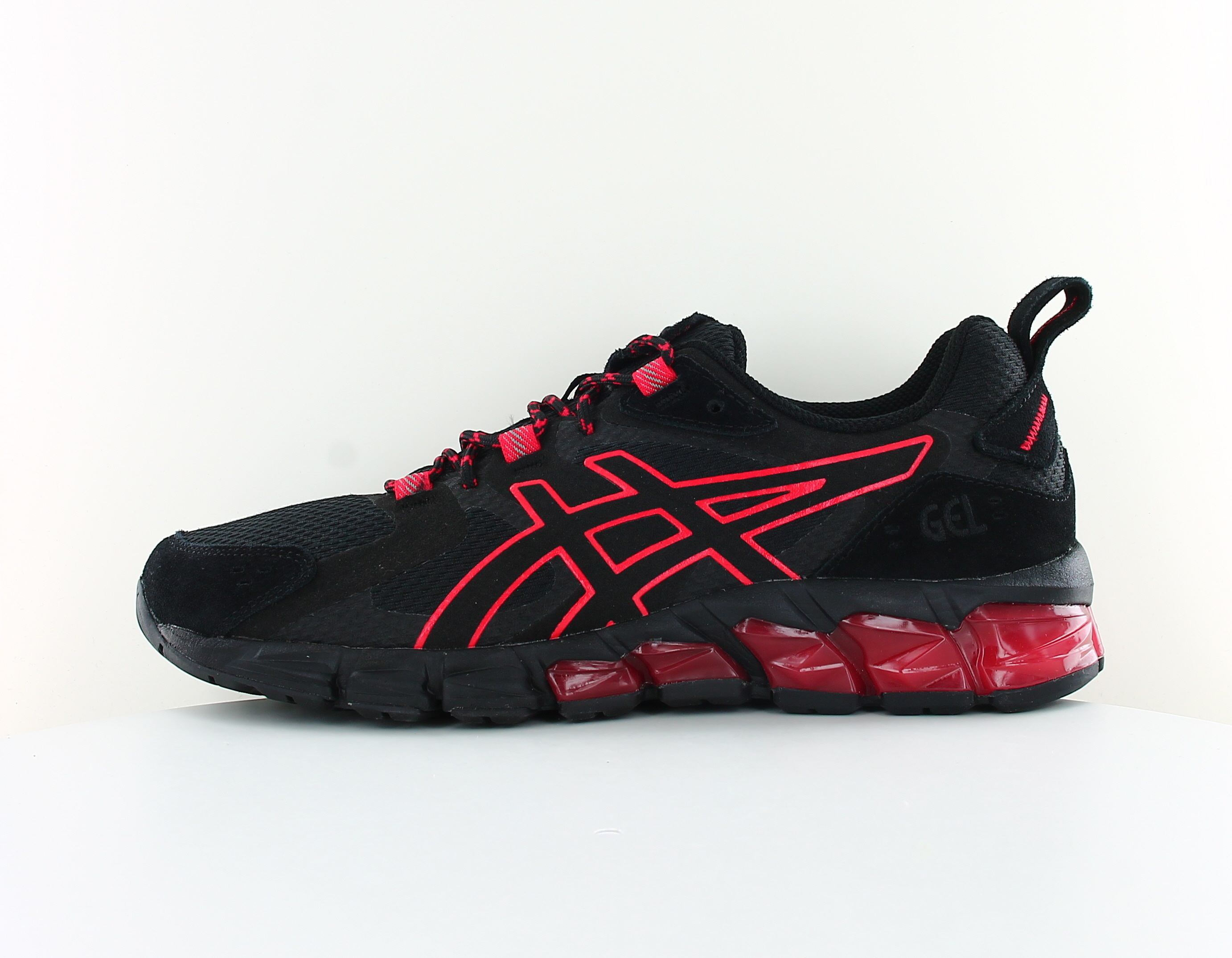 asics gel quantum rouge et noir