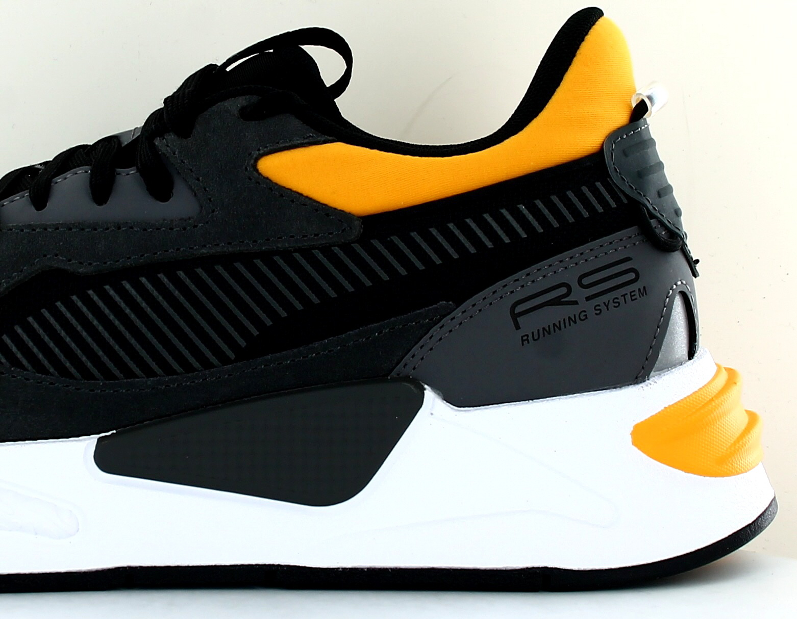 Puma jaune et gris hotsell