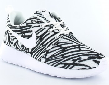 nike roshe run blanc noir