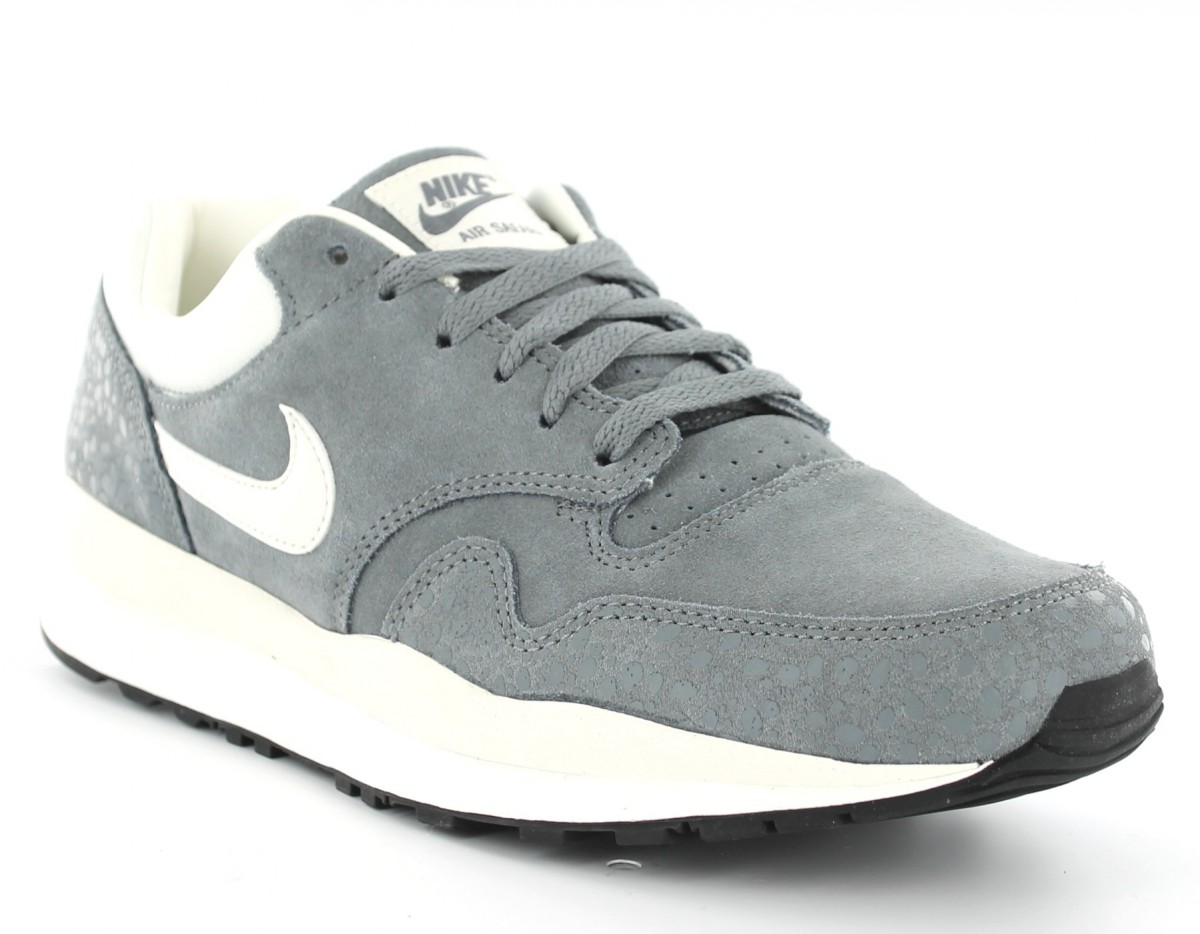 Nike Air Safari ltr GRIS