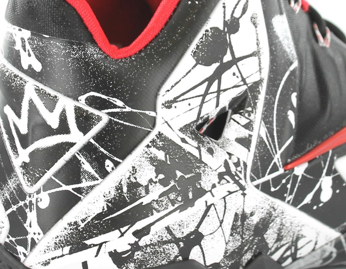 Nike Lebron XI Graffiti BCNRRG