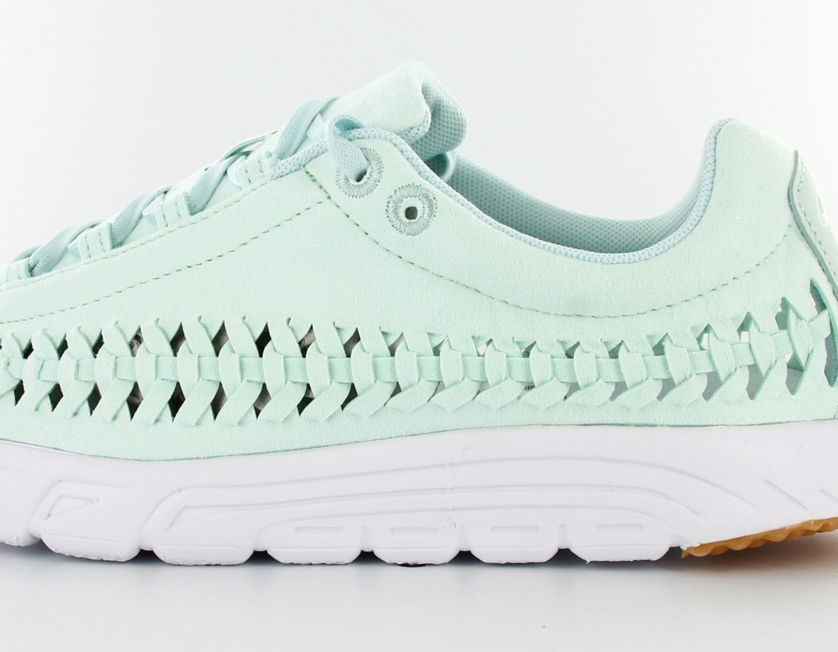 Nike Mayfly woven QS women Fiberglass-White-Gum-Yellow