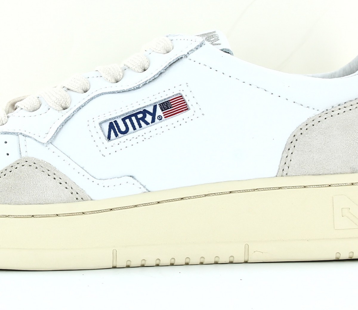 Autry Autry 01 suede blanc beige blanc