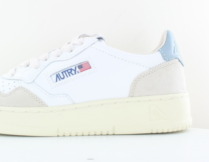 Autry Medalist suede blanc bleu clair