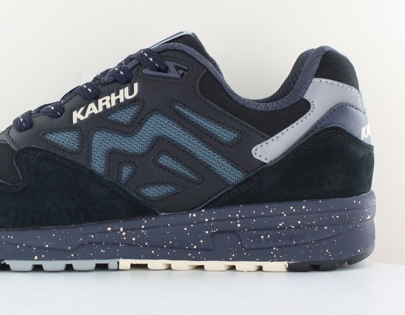 Karhu Legacy 96 noir bleu marine