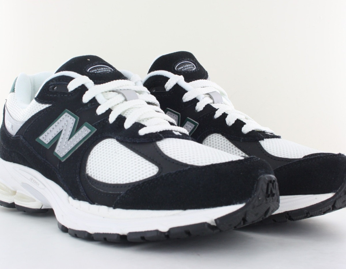 New Balance 2002R noir blanc vert