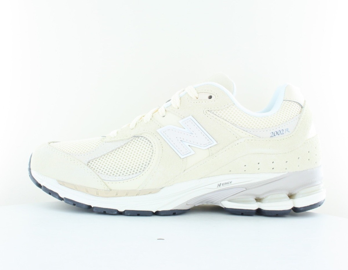 New Balance 2002R beige argent noir