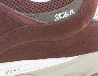 New Balance 2002R marron chene