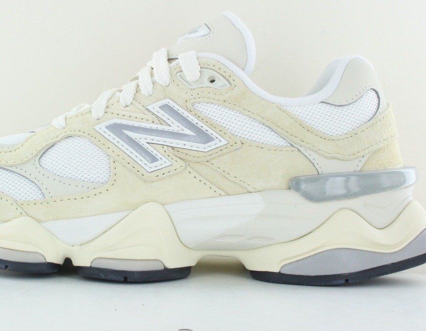 New Balance 9060 beige blanc argent