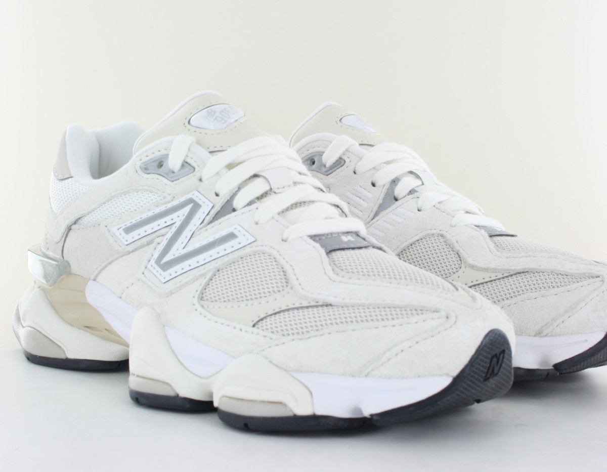 New Balance 9060 beige moonbeam