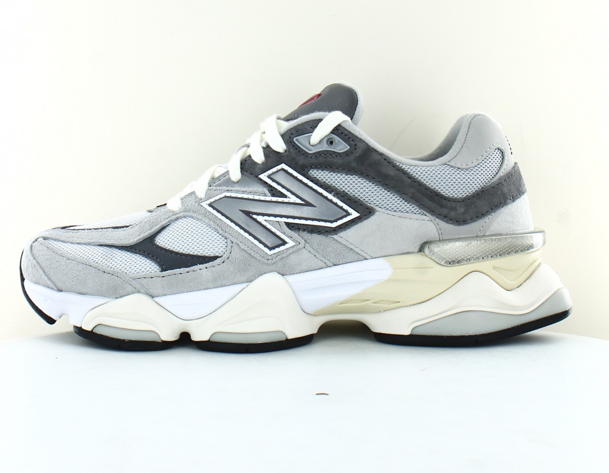 New Balance 9060 beige argent gris