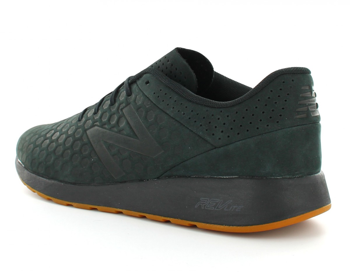 New Balance VRO Noir / Gum