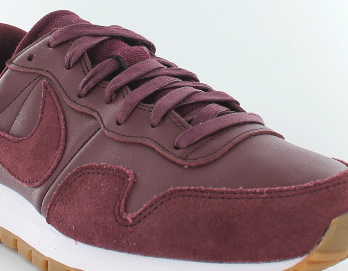 Nike air pegasus 83 premium bordeaux-beige-gum