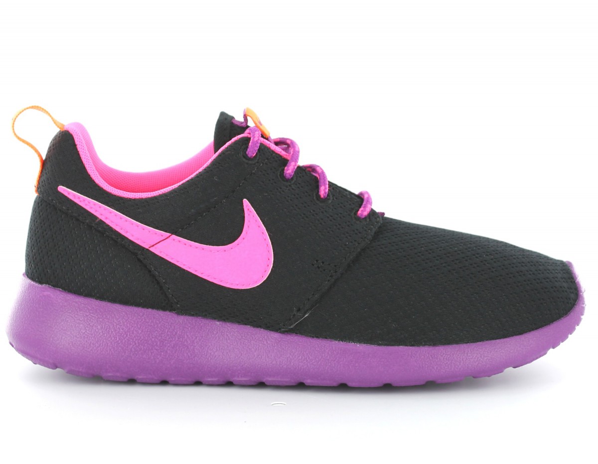 Nike Rosherun gs NOIR/VIOLET/ROSE