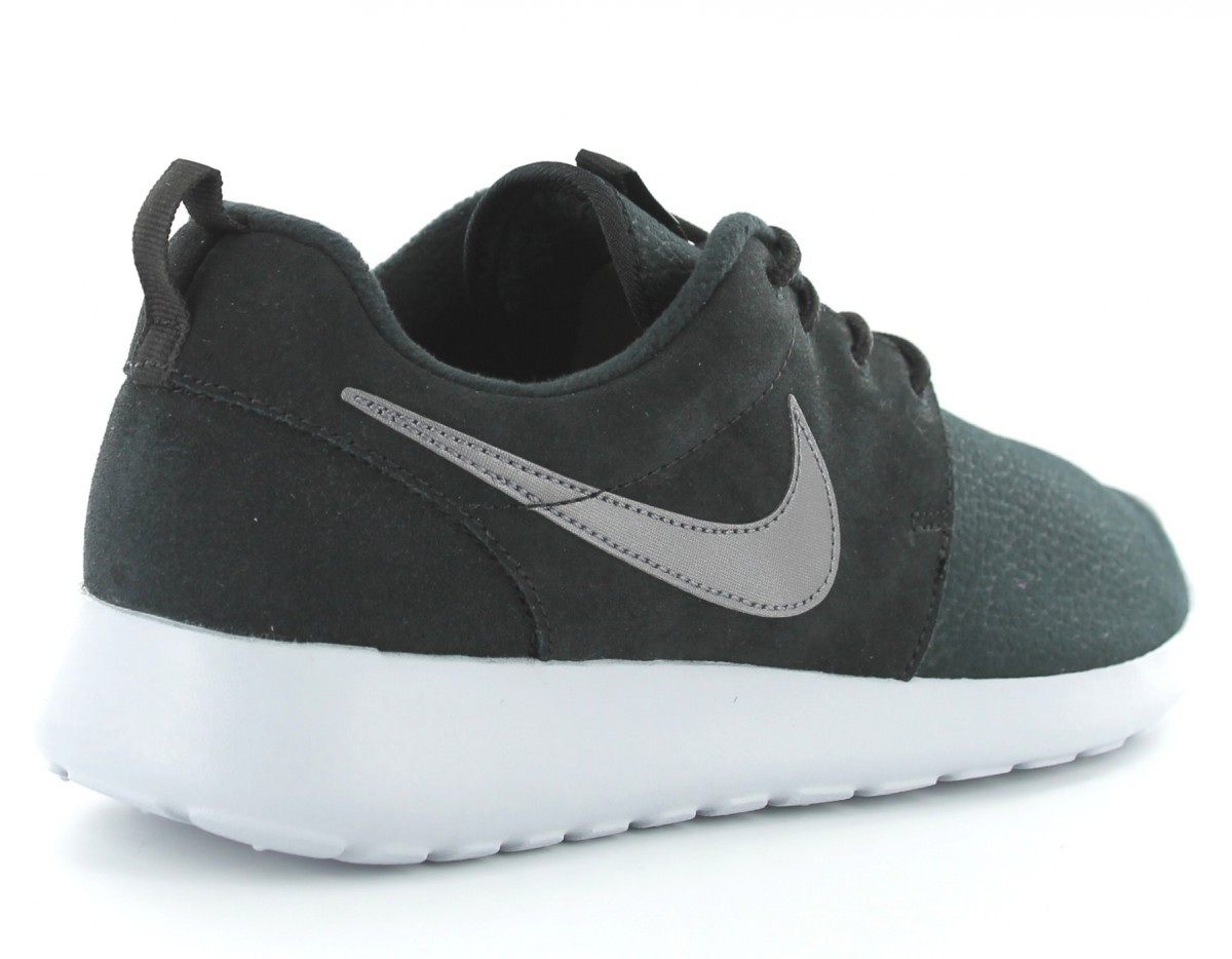 nike roshe suede