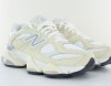 New Balance 9060 beige blanc argent