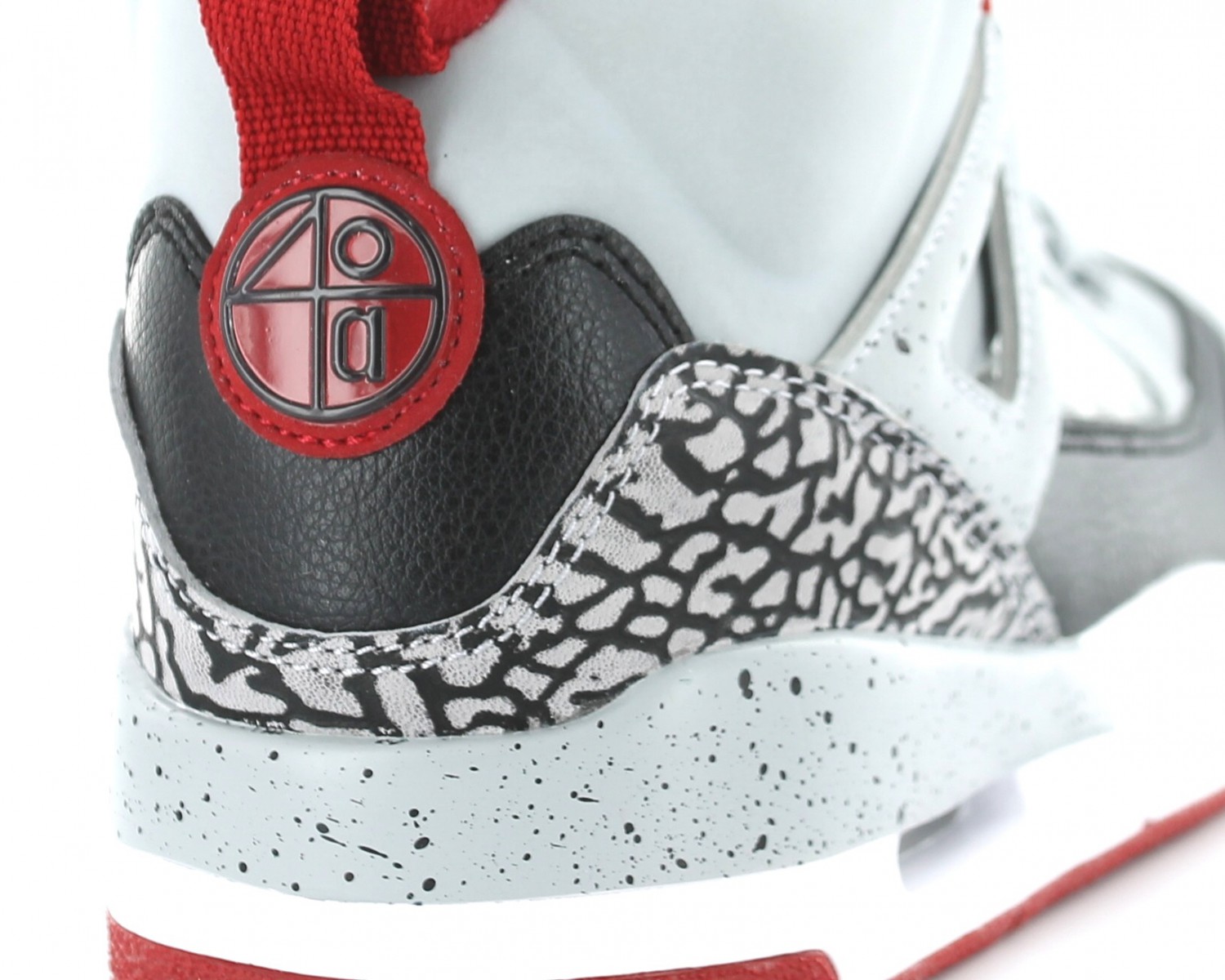 Jordan spizike blanche et rouge sale