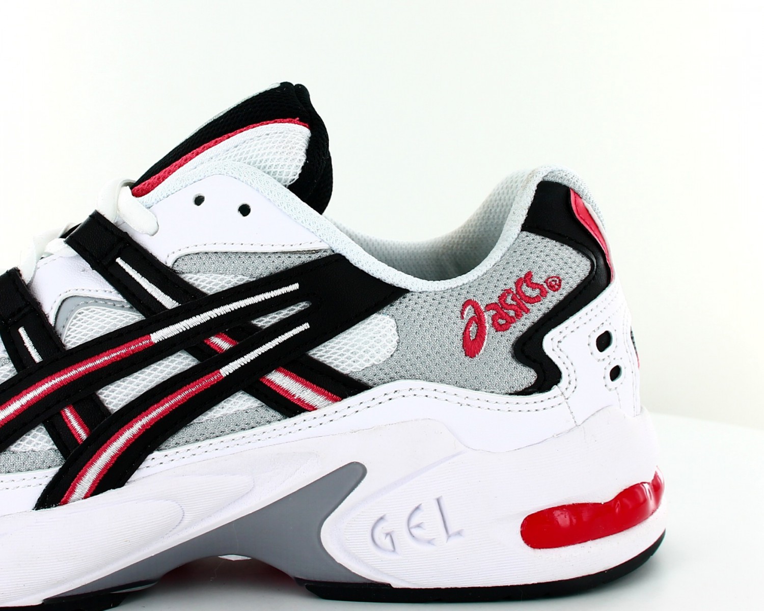 Asics Gel kayano 5 og Blanc noir rouge 1191A176.101