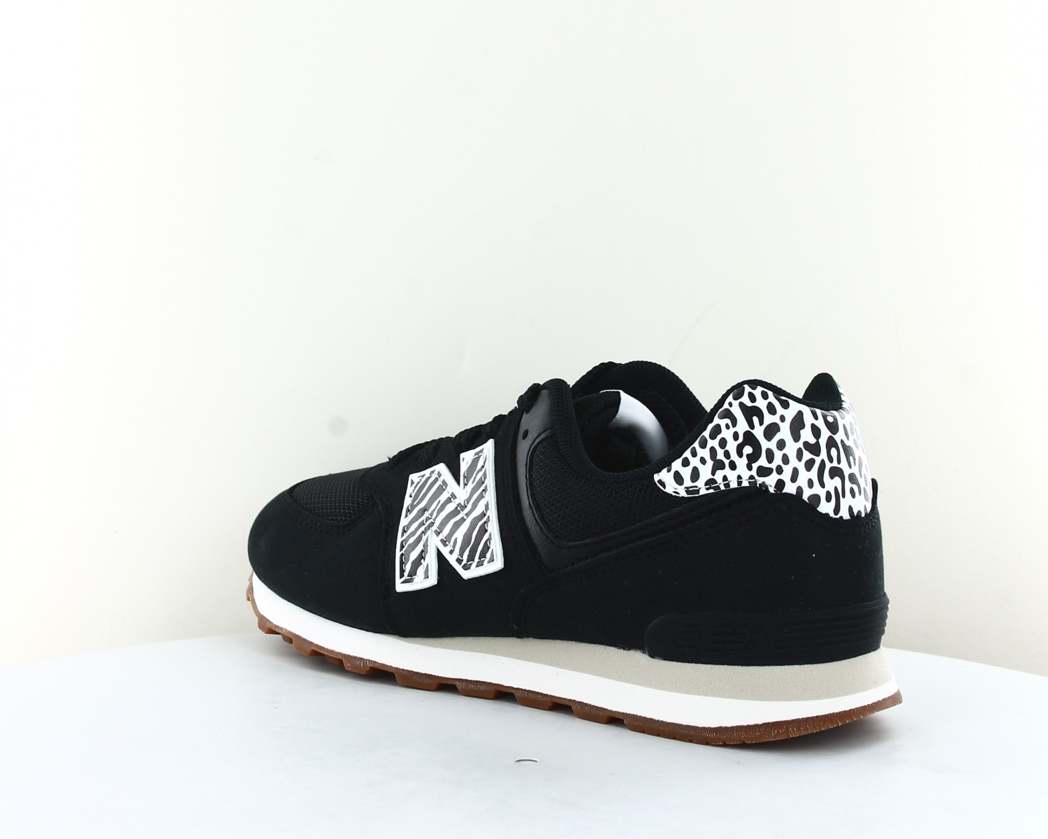 New balance 574 store noir et blanc femme