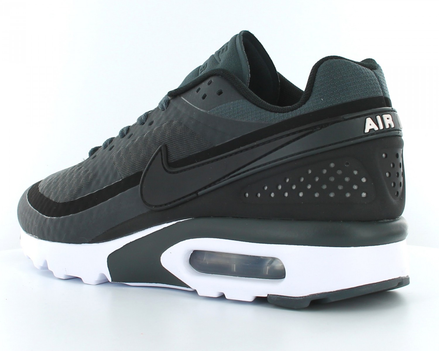 nike aire max bw