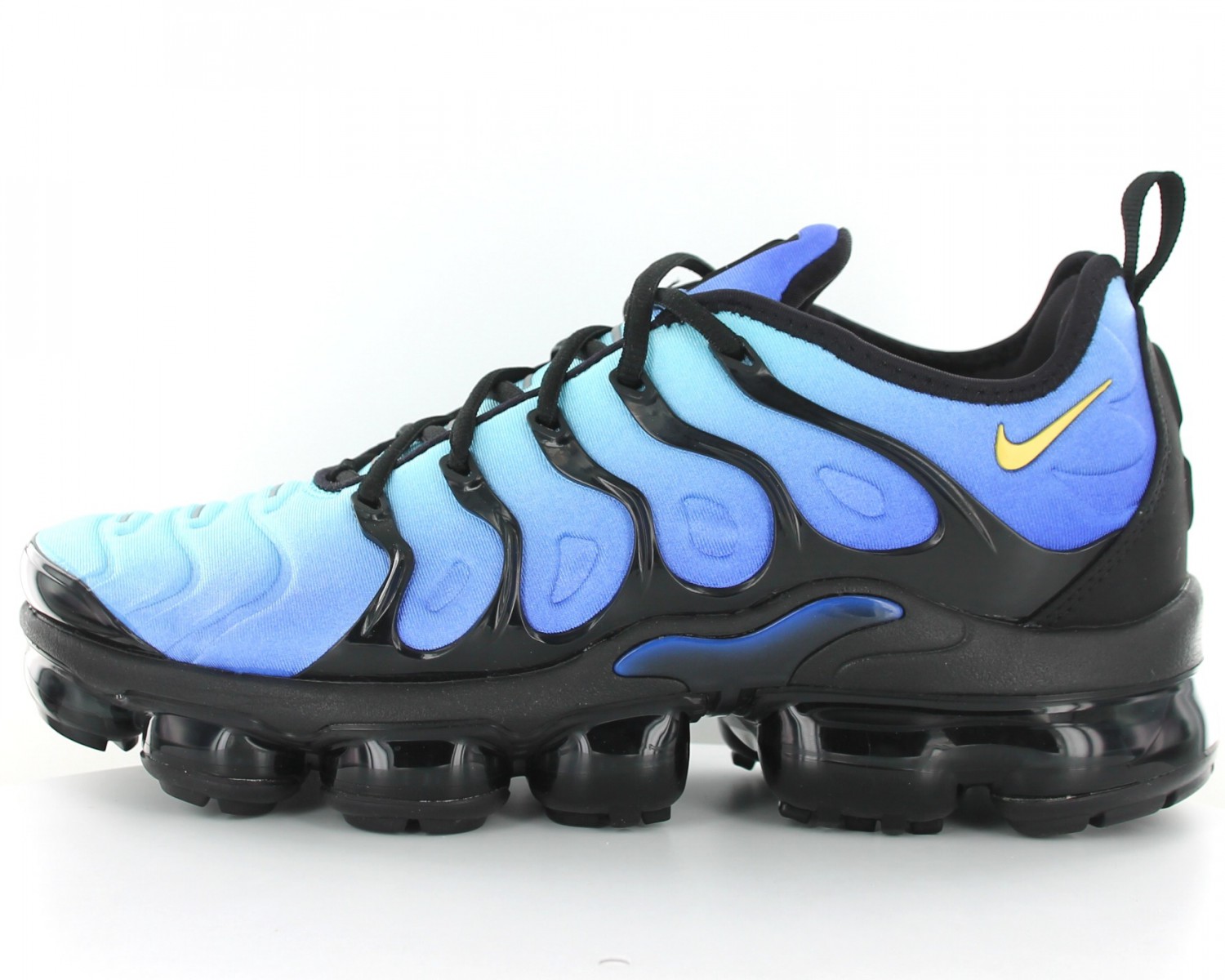 air vapormax plus hyper blue